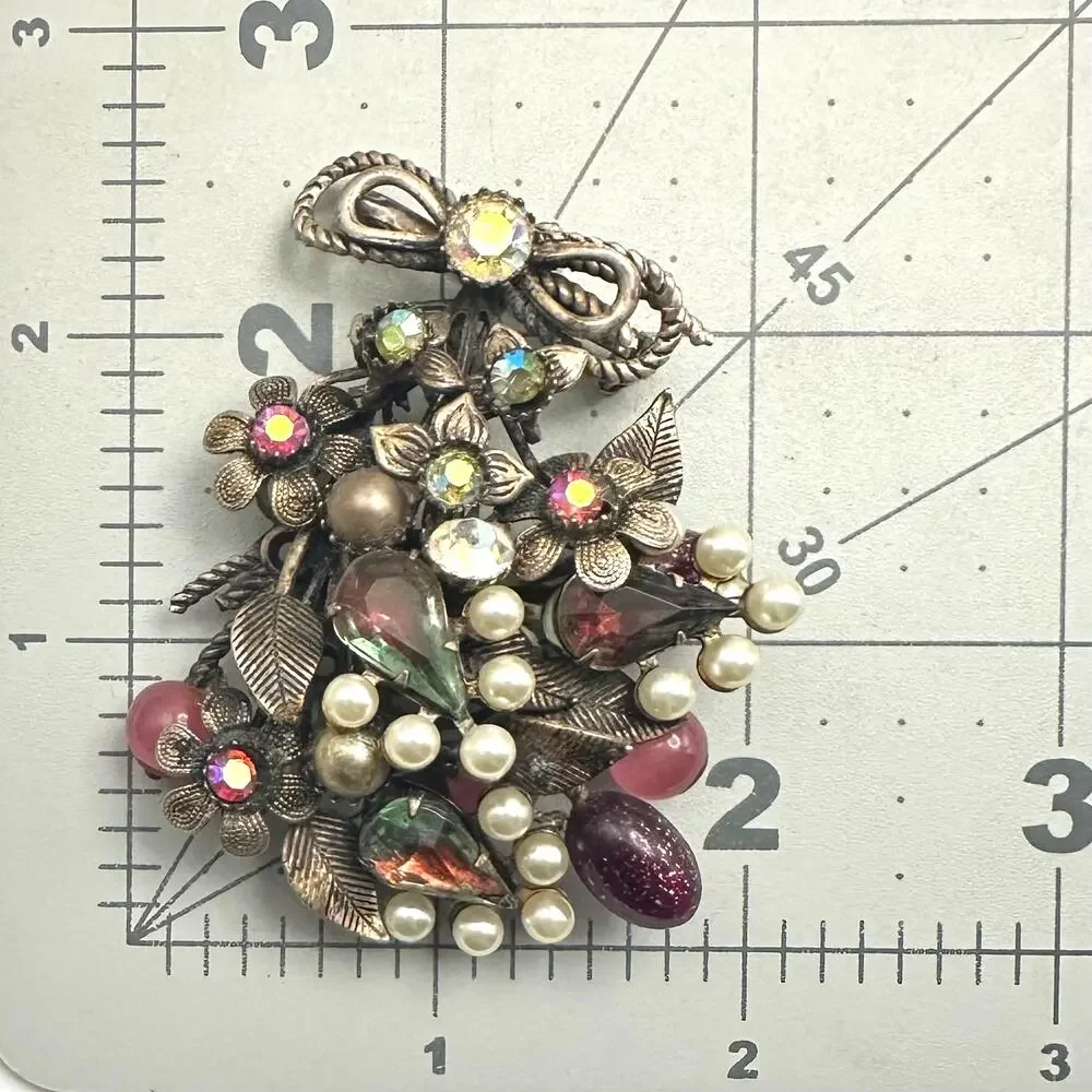 Vintage gold tone pink green AB rhinestones art glass faux pearls brooch